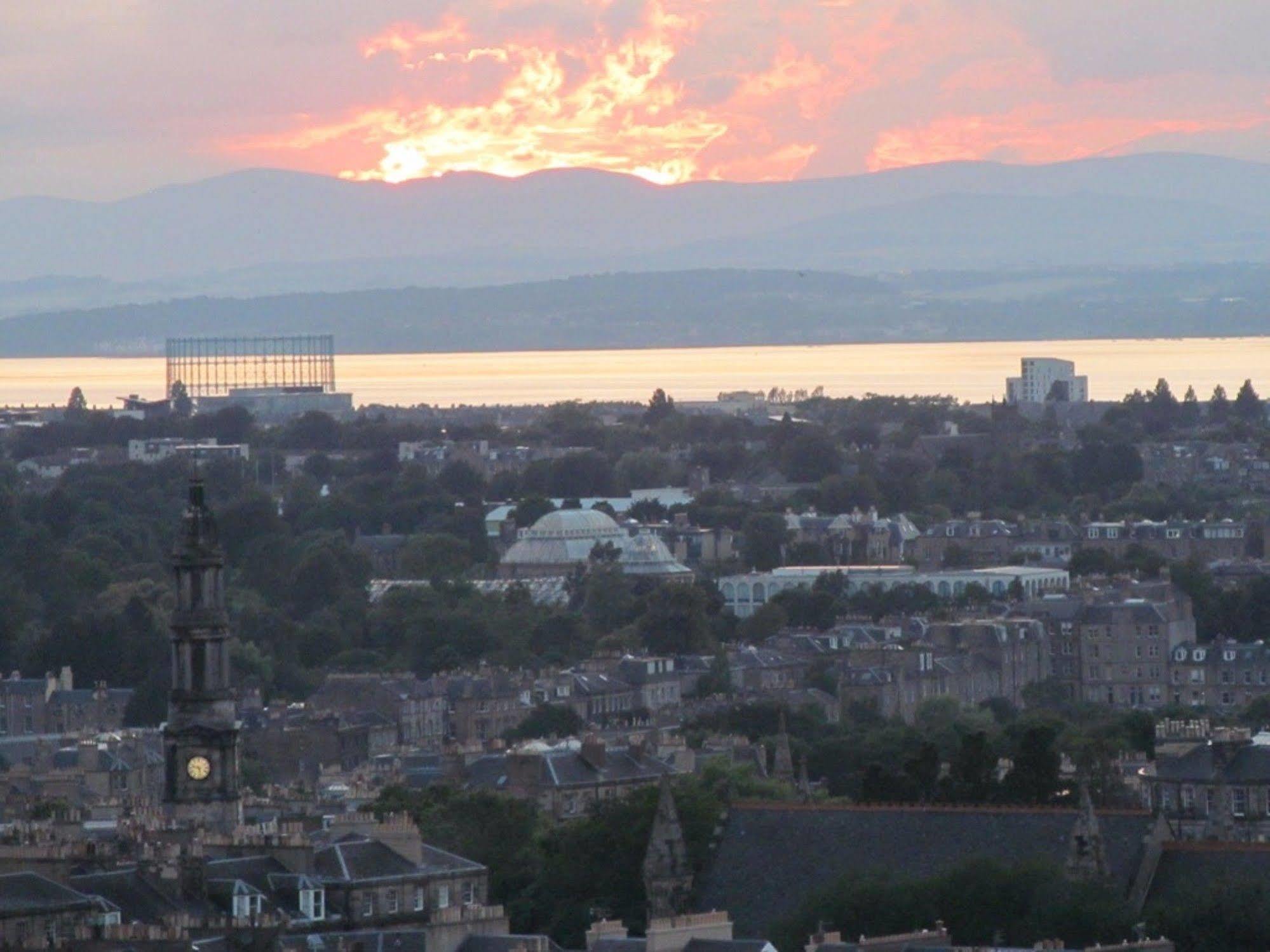 Lantern Guest House Edimburgo Esterno foto